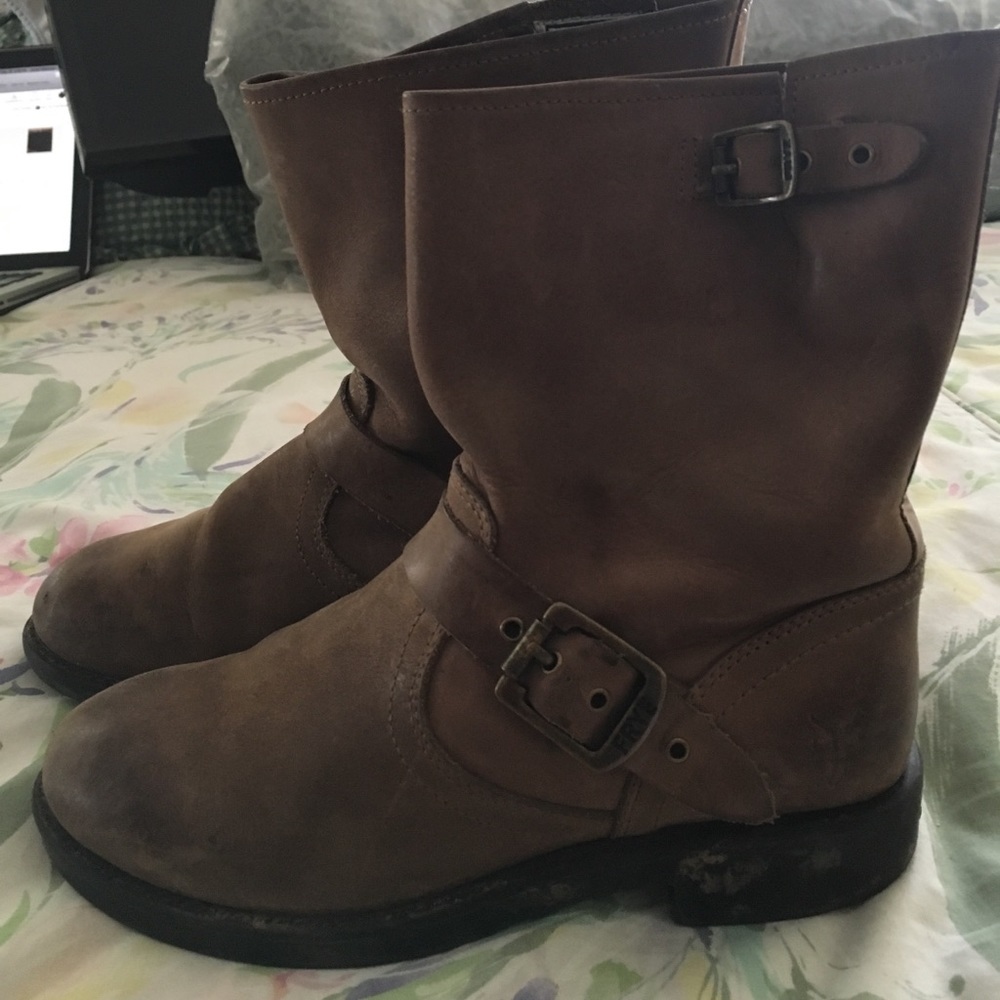 Frye short brown engineer pull on boots w/ buckles